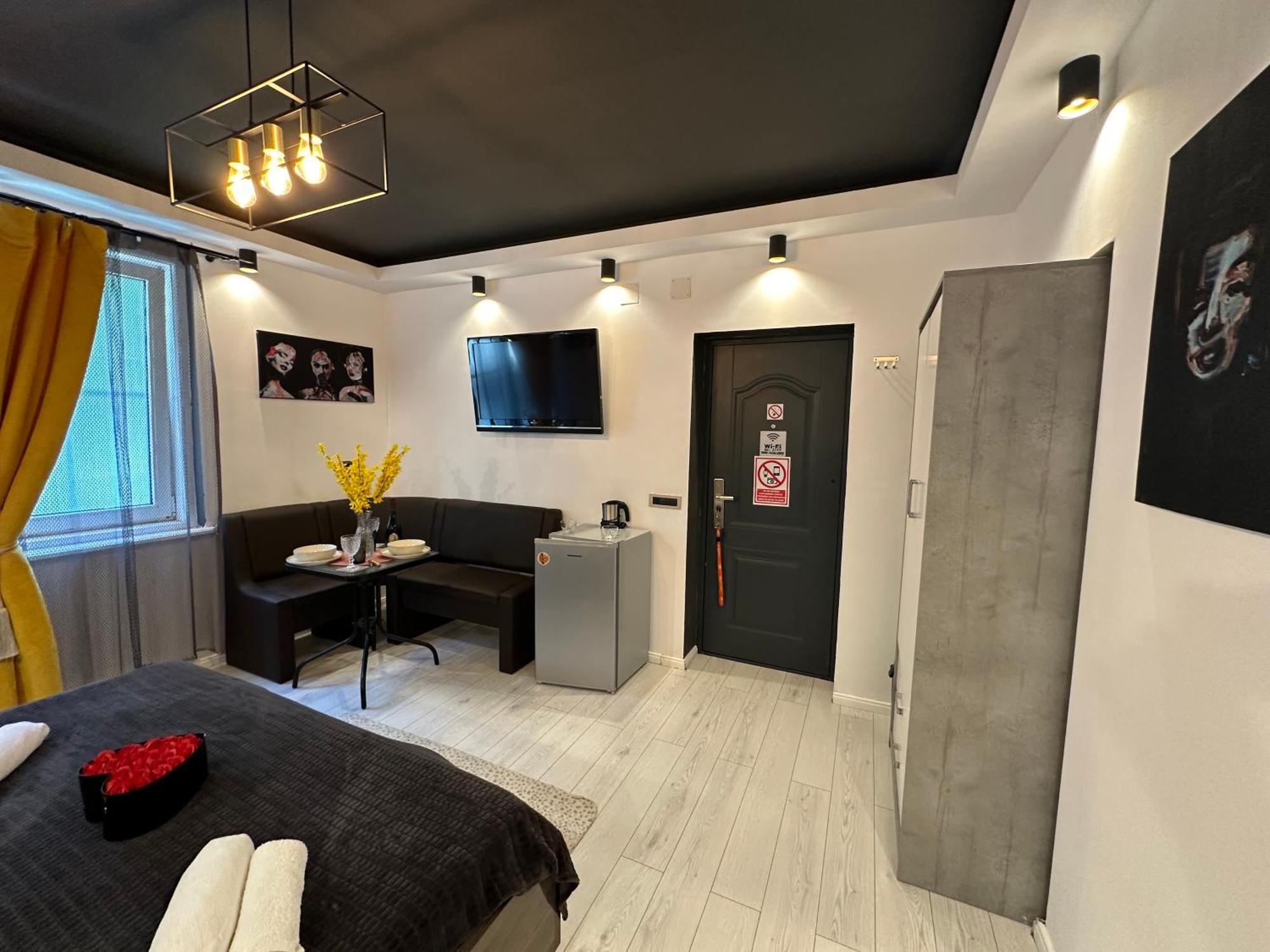 The Fame - Modern Studio In Top Location & Parking Craiova Ngoại thất bức ảnh