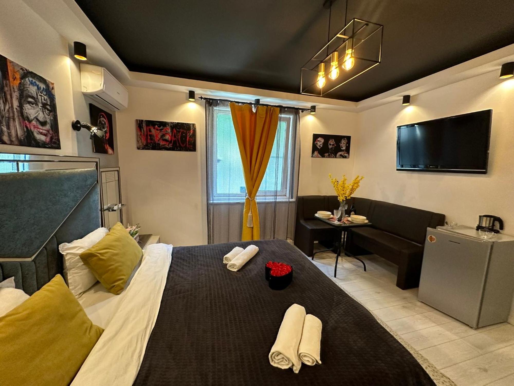 The Fame - Modern Studio In Top Location & Parking Craiova Ngoại thất bức ảnh